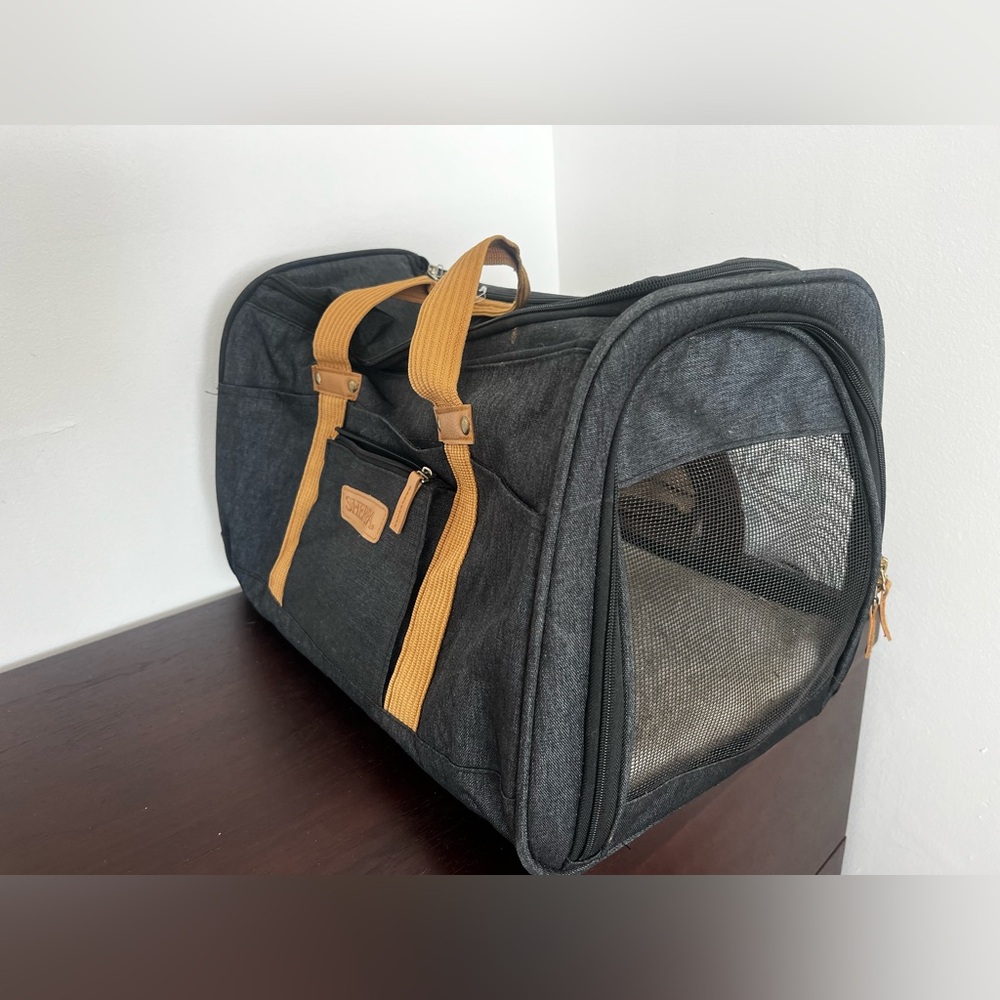 SHerpa Black and Tan Pet Carrier